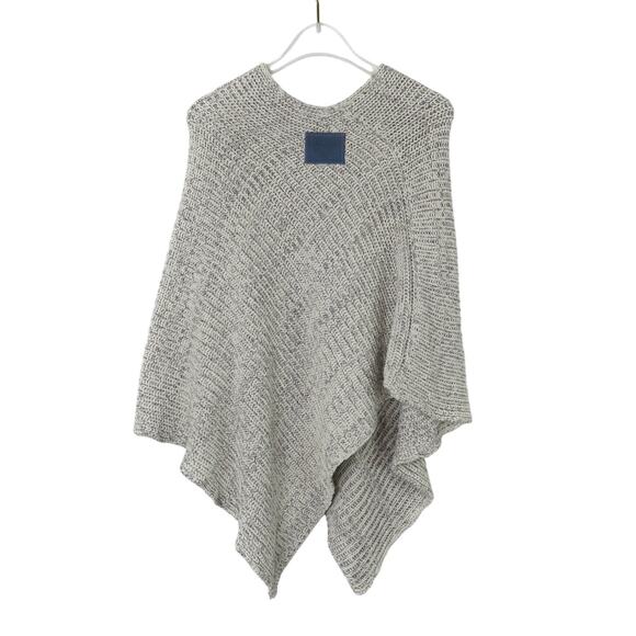 Love Your Melon Sweaters - Love Your Melon Gray Speckled Knit Shawl Poncho Sweater Size One Size